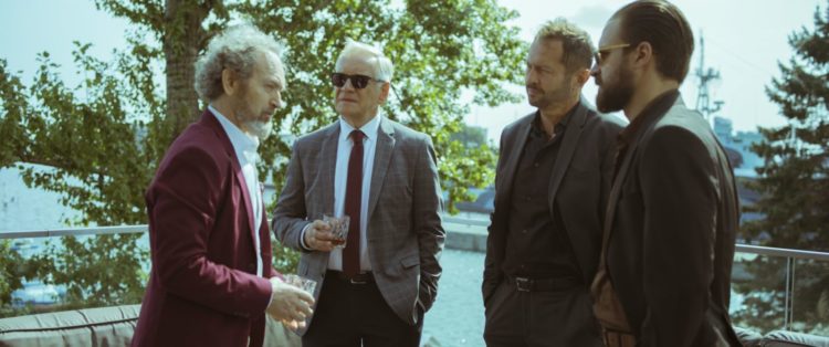 Kulisy wielkiej afery (Amber Gold) w zwiastunie „Solid Gold”. Inspirowany prawdziwymi wydarzeniami. Film w kinach od 29 listopada