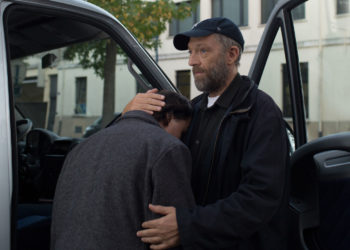 „Wzruszający” i „świetnie zrobiony” obraz o tym, że „wszyscy jesteśmy sobie potrzebni” Rewelacyjnie oceniani „Nadzwyczajni” – w kinach