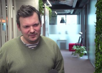 Polska jest jednym z najszybciej rosnących rynków podcastowych. Nagrań audio słucha co czwarty internauta (wideo)