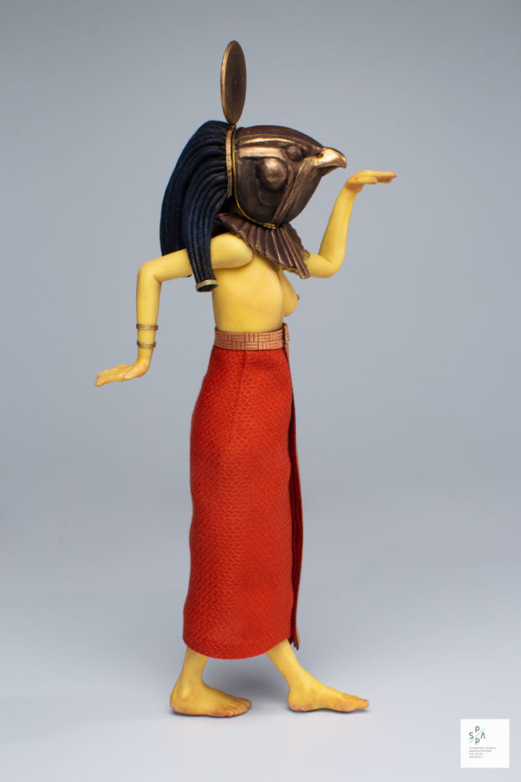 Ćma-akrobatka i zrzędliwy gerd. Wystawa o tym, jak się rodzą lalki