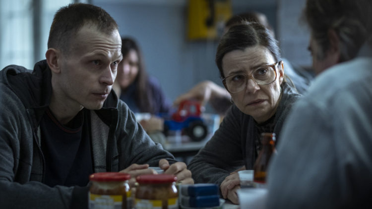 Prawdziwa historia niesłusznie skazanego człowieka, który przez osiemnaście lat czekał na wolność i sprawiedliwość. Zwiastun filmu „25 lat niewinności. Sprawa Tomka Komendy”. W kinach od 18 września.