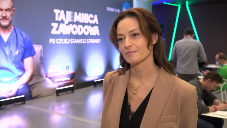 Magdalena Różczka: Oglądam „Tajemnicę zawodową” i muszę przyznać, że ten serial bardzo wciąga. Jestem zachwycona grą aktorską moich koleżanek i kolegów (wideo)