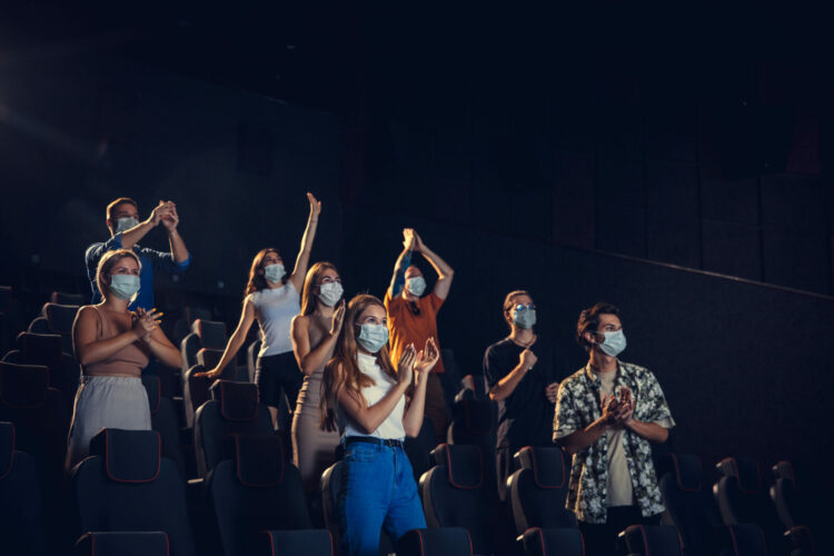 Ograniczenie przez Polaków wydatków na kulturę i rozrywkę utrudni branży wyjście z dołka