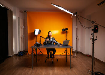 Pandemia zwielokrotniła znaczenie social mediów w reklamie i sprzedaży. Najbardziej zyskują wideo i podcasty