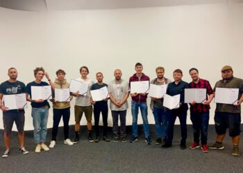 Przedstawiamy nowych Asystentów Operatora, DIT, Focus Pullerów i Oświetlaczy, którzy ukończyli kierunek Operatorski Camera/Light w AMA Film Academy Warszawa