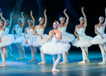 Teatr klasyczny czy nowoczesny – co bardziej wciąga?